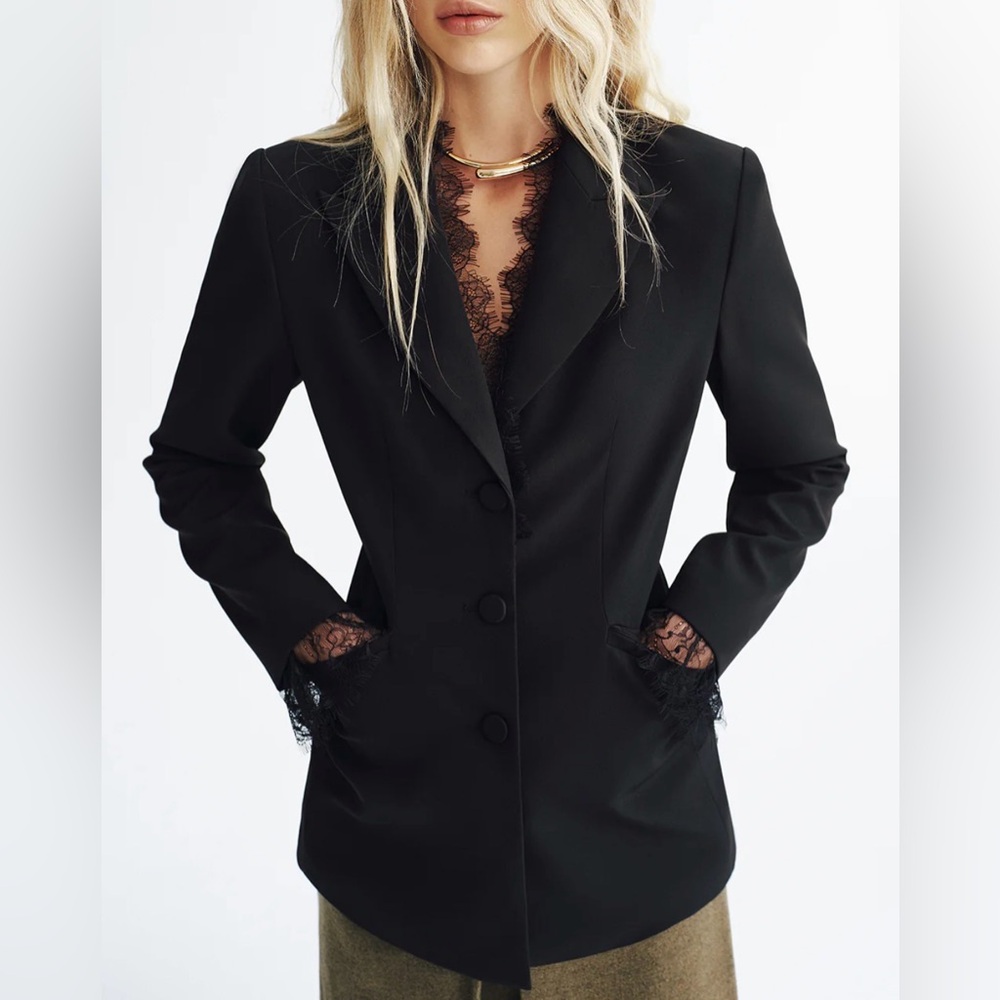 Lace Detail Fitted Blazer